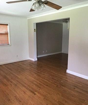 2nd image of 15815 Chappel Ave