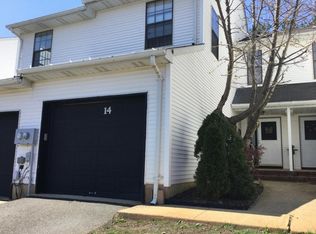 14 Chestnut Way, Manalapan, NJ 07726