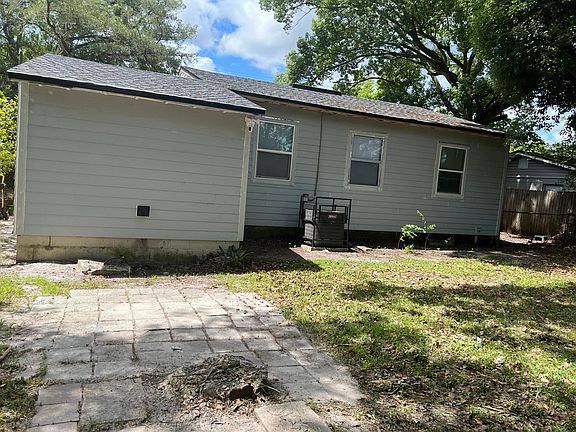 2nd image of 2415 Coleman Ct