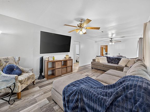 4th image of 930 W Sweet Avenue