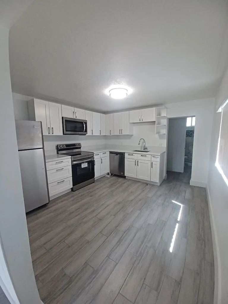 1 bed, 1.0 bath, 650 sqft, $1,700 — Photo 3