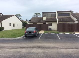 1851 Abbey Rd, West Palm Beach, FL 33415