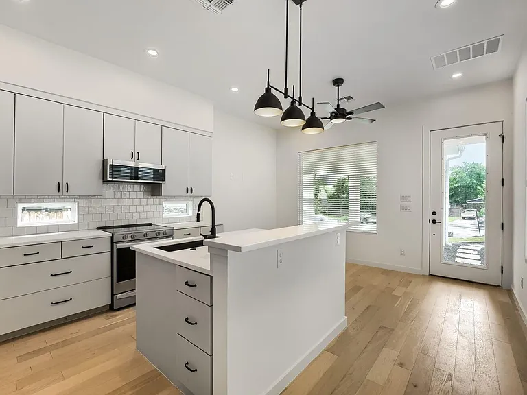 3204 Overcup Oak Dr #B — Photo 10