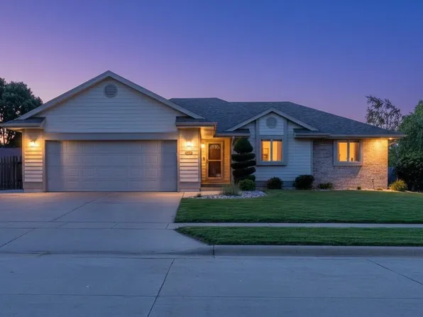 810 E 21st St, Yankton, SD 57078