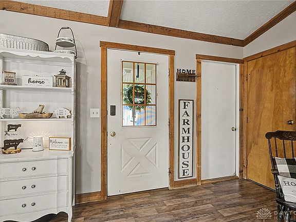 5th image of 270 Nikki Ct