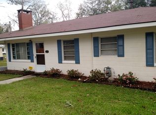 419 Easterling St, Glennville, GA 30427