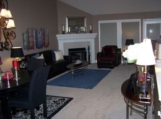 502 NE 101st St, Kansas City, MO 64155