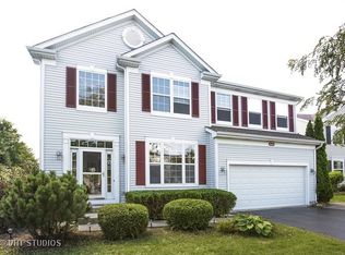 4640 Mackinac St, Lake In The Hills, IL 60156