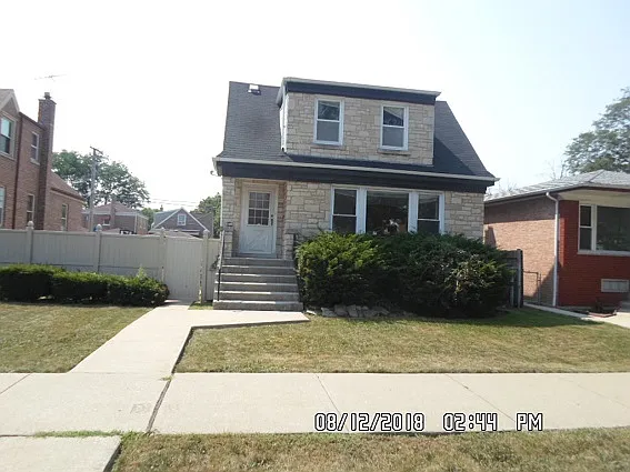 8108 S Sawyer Ave photo 1