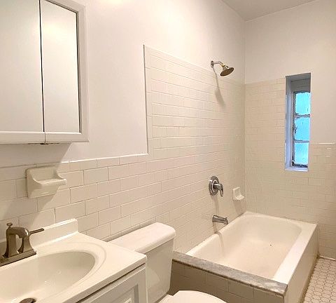 4th image of 169 W 81st St APT 1C