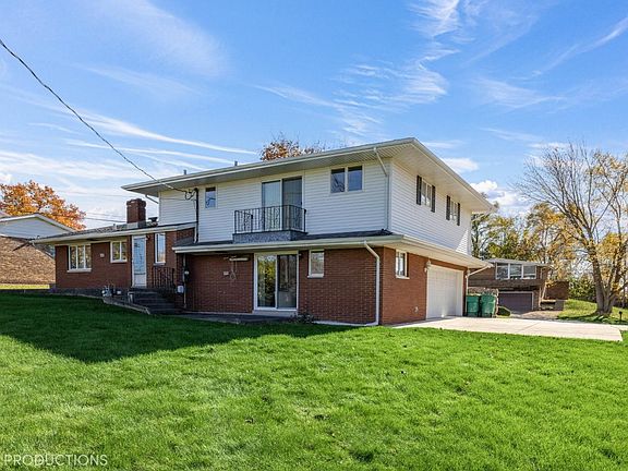 5th image of 456 E 78th Ln