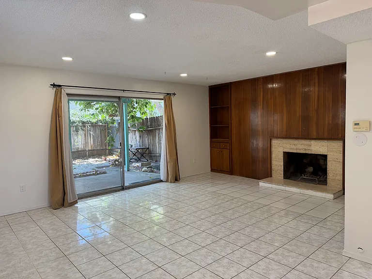 14522 Del Amo Ave #D — Photo 6