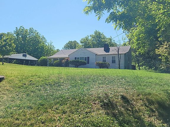 2nd image of 1726 Green Ridge Rd