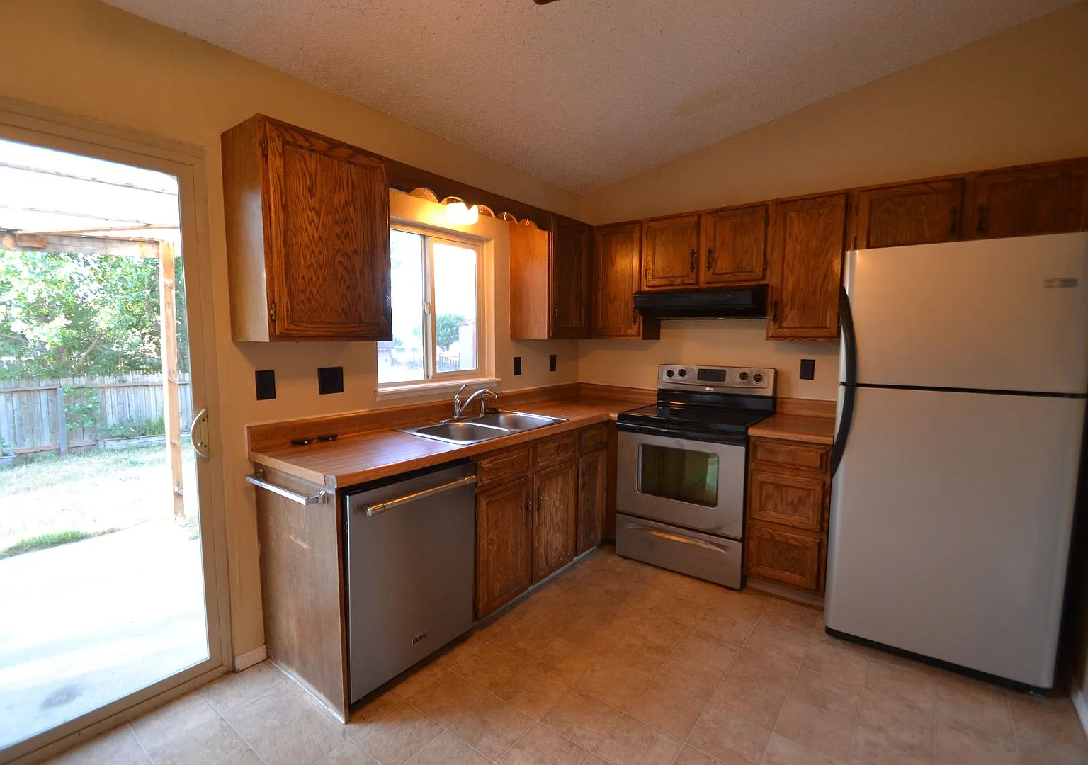 3 Bedroom Home in D20 Available Now! — Photo 4