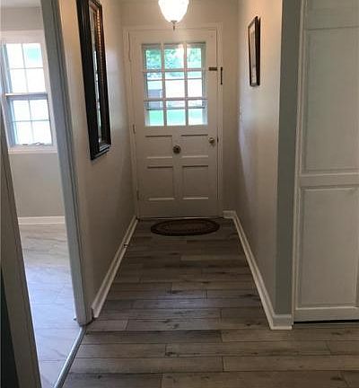 4th image of 73 E Elmwood Dr