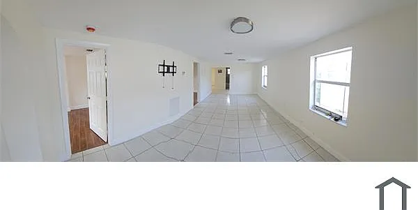 3 bed, 1300 sqft, $2,500 — Photo 1