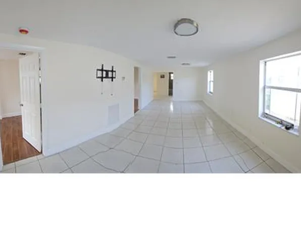 314 Foster Rd, Hallandale Beach, FL 33009