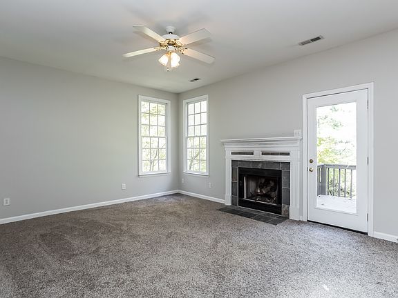 3rd image of 38 Porters Glen Pl