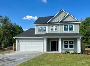 702 McNair St, Navasota, TX 77868