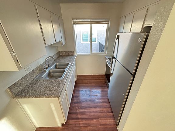 5th image of 225 E Foster Ave APT 8