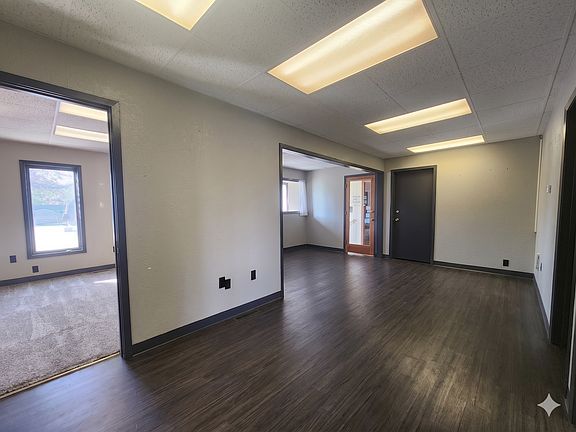 4th image of 2310 Falls Ave Unit 2-1