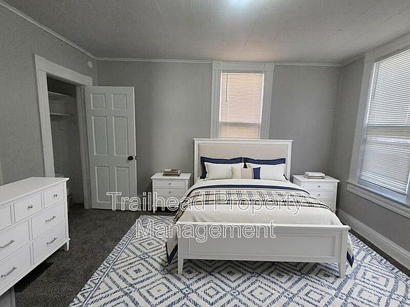 3rd image of 1024 Roosevelt Ave