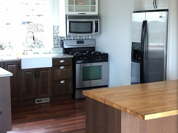 Main floor kitchen and eating bar.