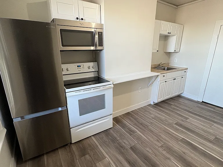 280 Lexington St #2 — Photo 2