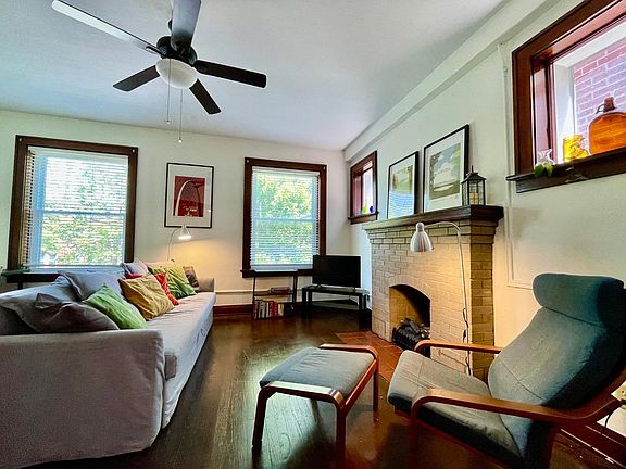 3rd image of 4558 Oakland Ave Floor 2