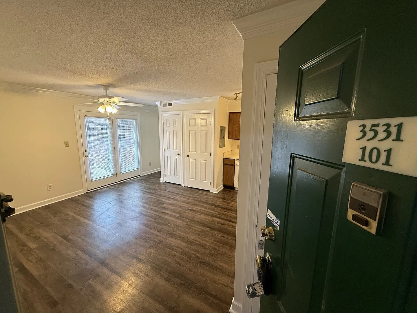 1 Bedroom 1 Bathroom Condo! — Photo 3