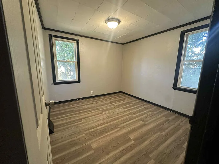 3133 W 84th St — Photo 18