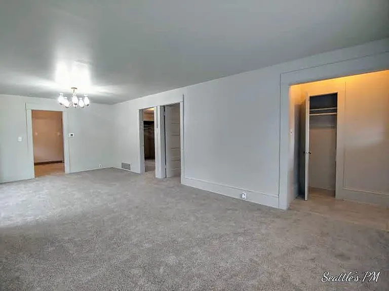 843 NE 56th St — Photo 3