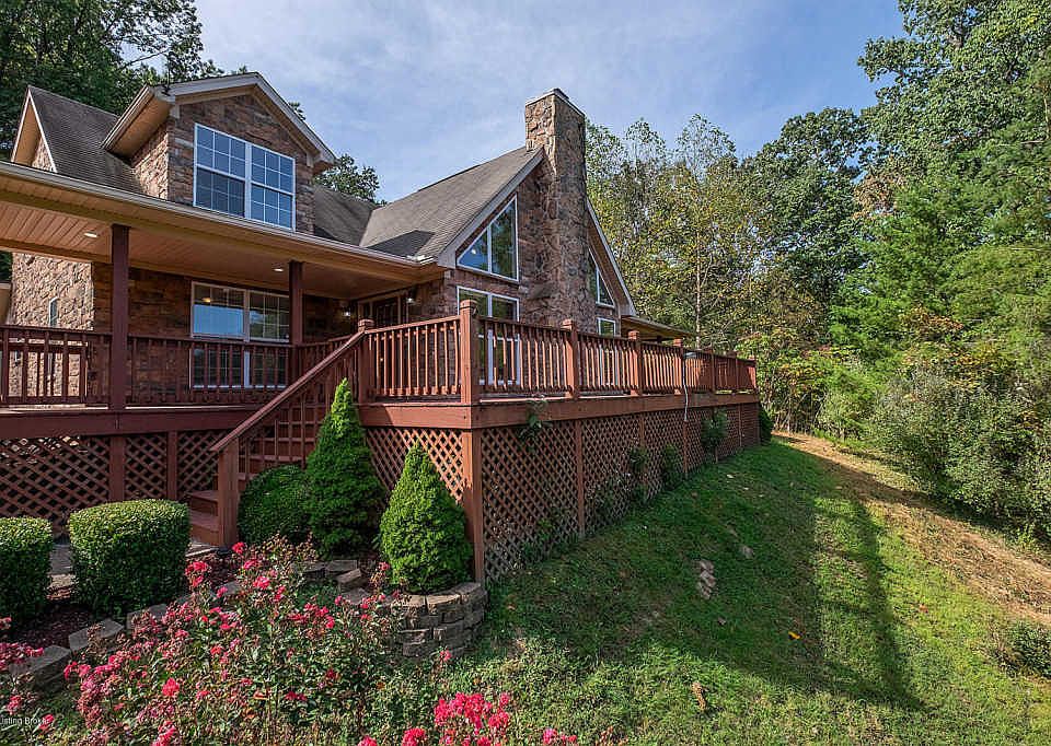 1st image of 305 Woods Ln