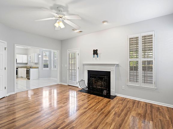 5th image of 5402 Crosland Ct W