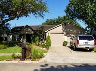 2316 Meadow Green Dr, Pearland, TX 77581