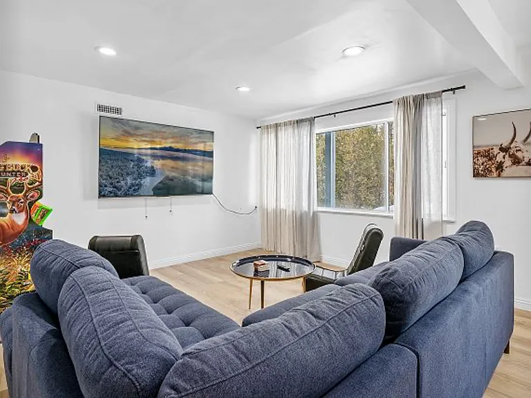 805 Cove Dr — Photo 11