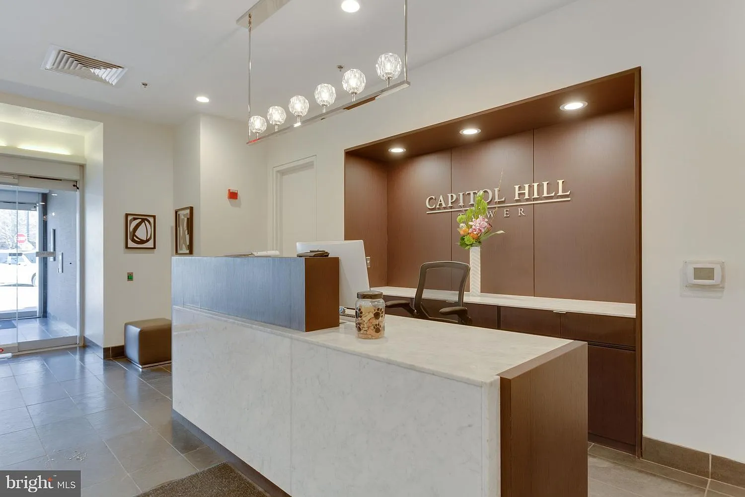 1 bed, 700 sqft, $2,200 — Photo 2