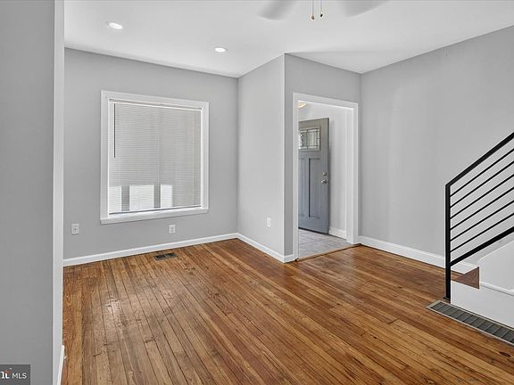 5th image of 2548 E Indiana Ave