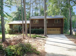 1129 Pinehurst Rd, Grayson, GA 30017