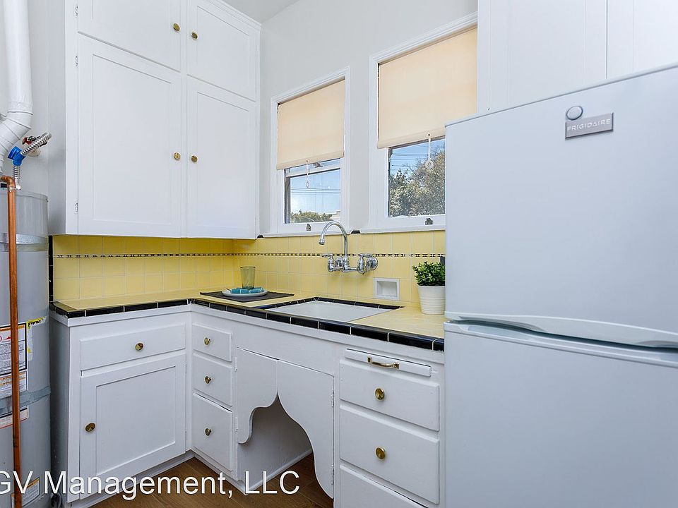 1st image of 1371 N Mentor Ave #5103048