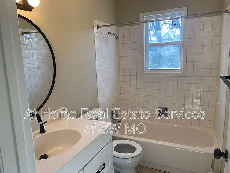2428 W Phelps St — Photo 11