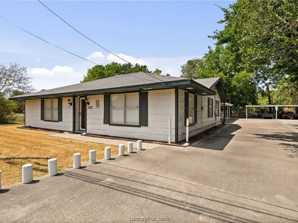 1222 W Washington Ave, Navasota, TX 77868