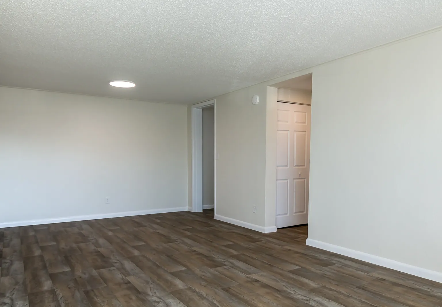 1 bed, 576 sqft, $980 — Photo 2