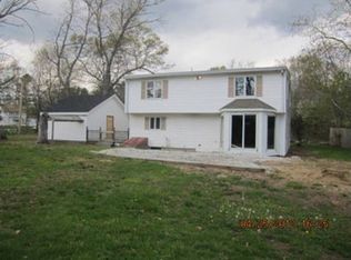 61 Taunton St, Lakeville, MA 02347