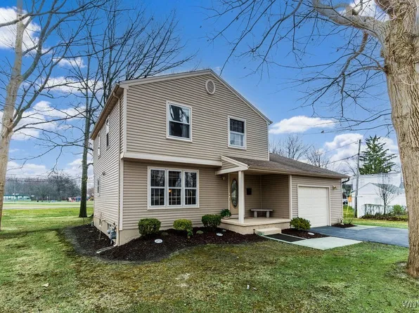 3291 Warner Dr, Grand Island, NY 14072