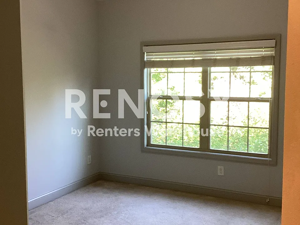 2422 Tenor Ln