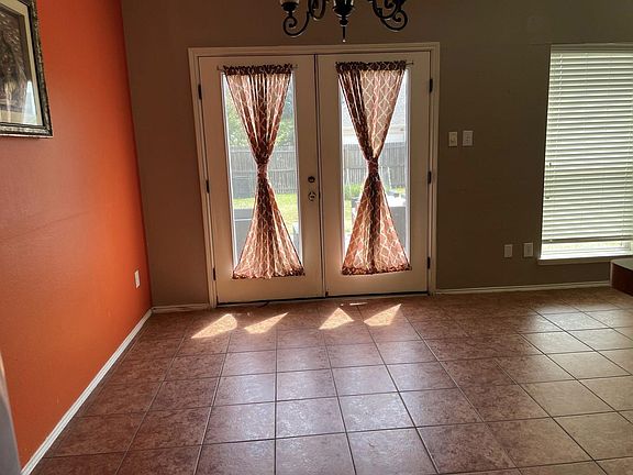 5th image of 1233 McMahan Dr