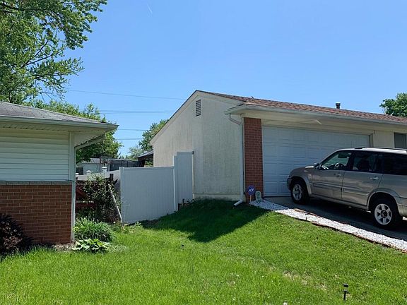 3rd image of 2490 Lisbon Dr