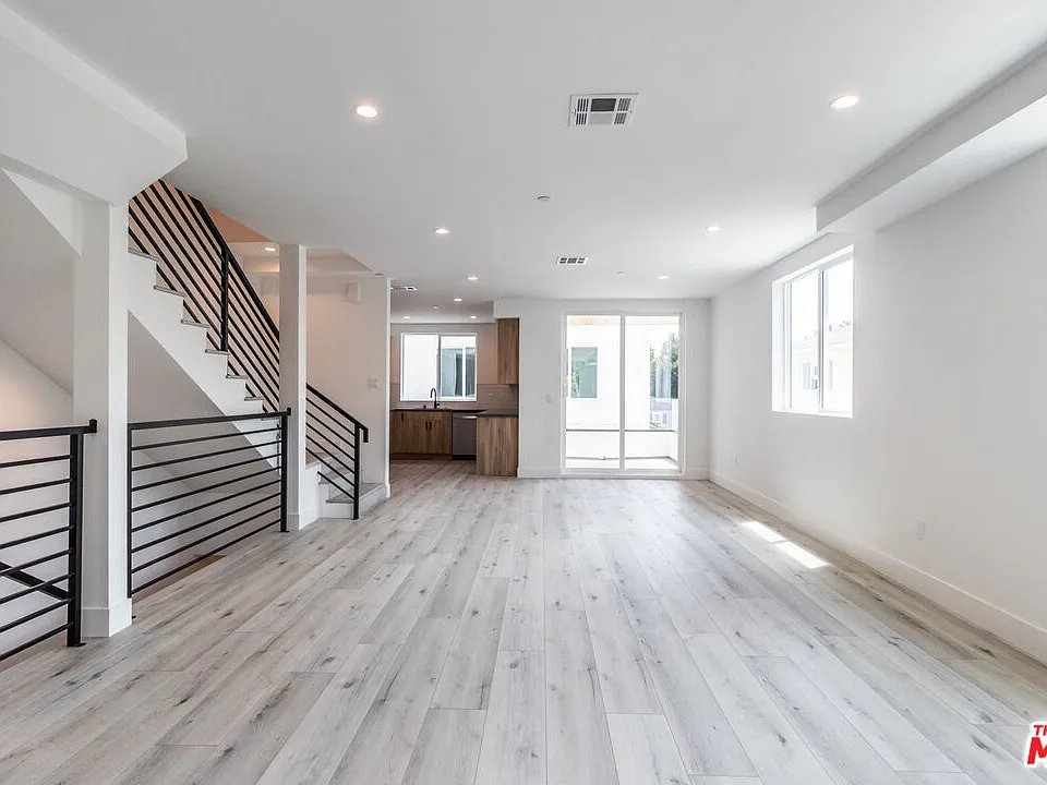4293 Tujunga Ave #1/2