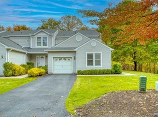 23 Foxwood Sq S #23, Old Tappan, NJ 07675